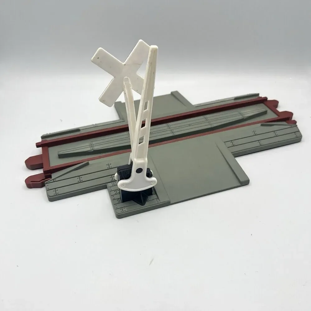 1988 Playskool Express Train Track Road Crossing Replacement Part Rerailer